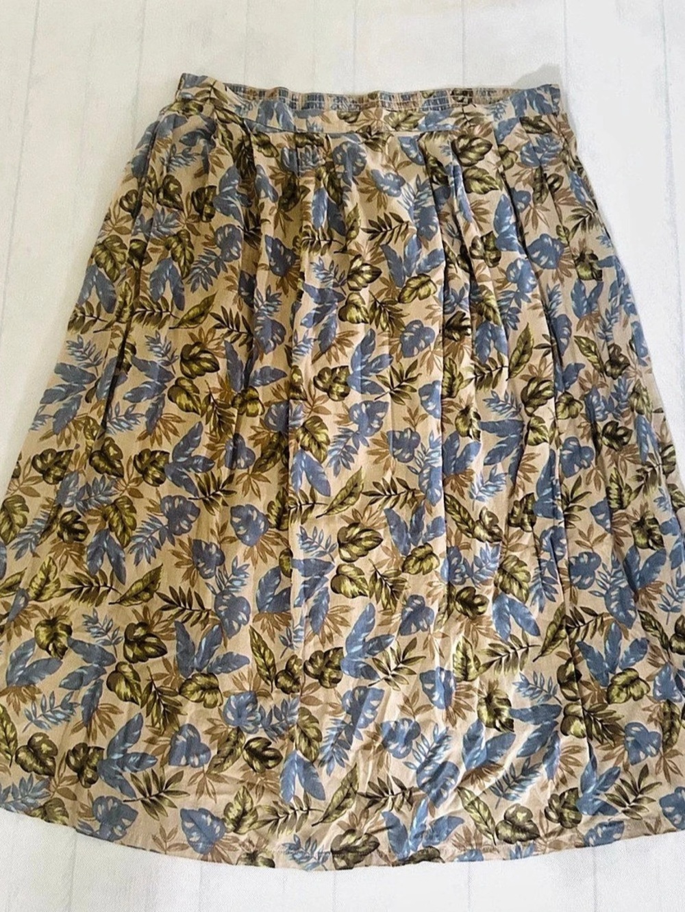 Sag Harbor Floral A-Line Skirt in Blue & Beige Size 10